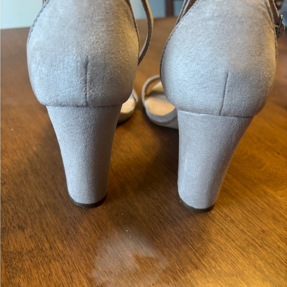 Madden Girl Cream Block Heel Sandals - Picture 6 of 7